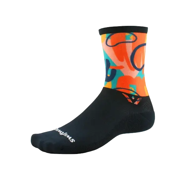 Шкарпетки трекінгові Swiftwick SIX IMPRESSION, doodle